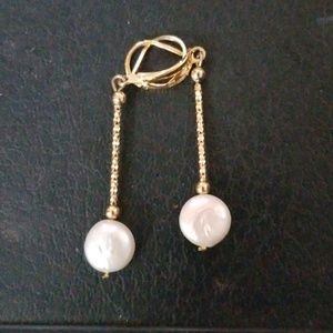 Coin pearl earrings